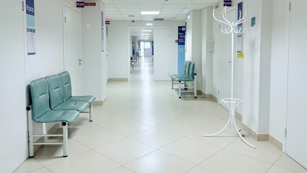 Leerer Krankenhausflur